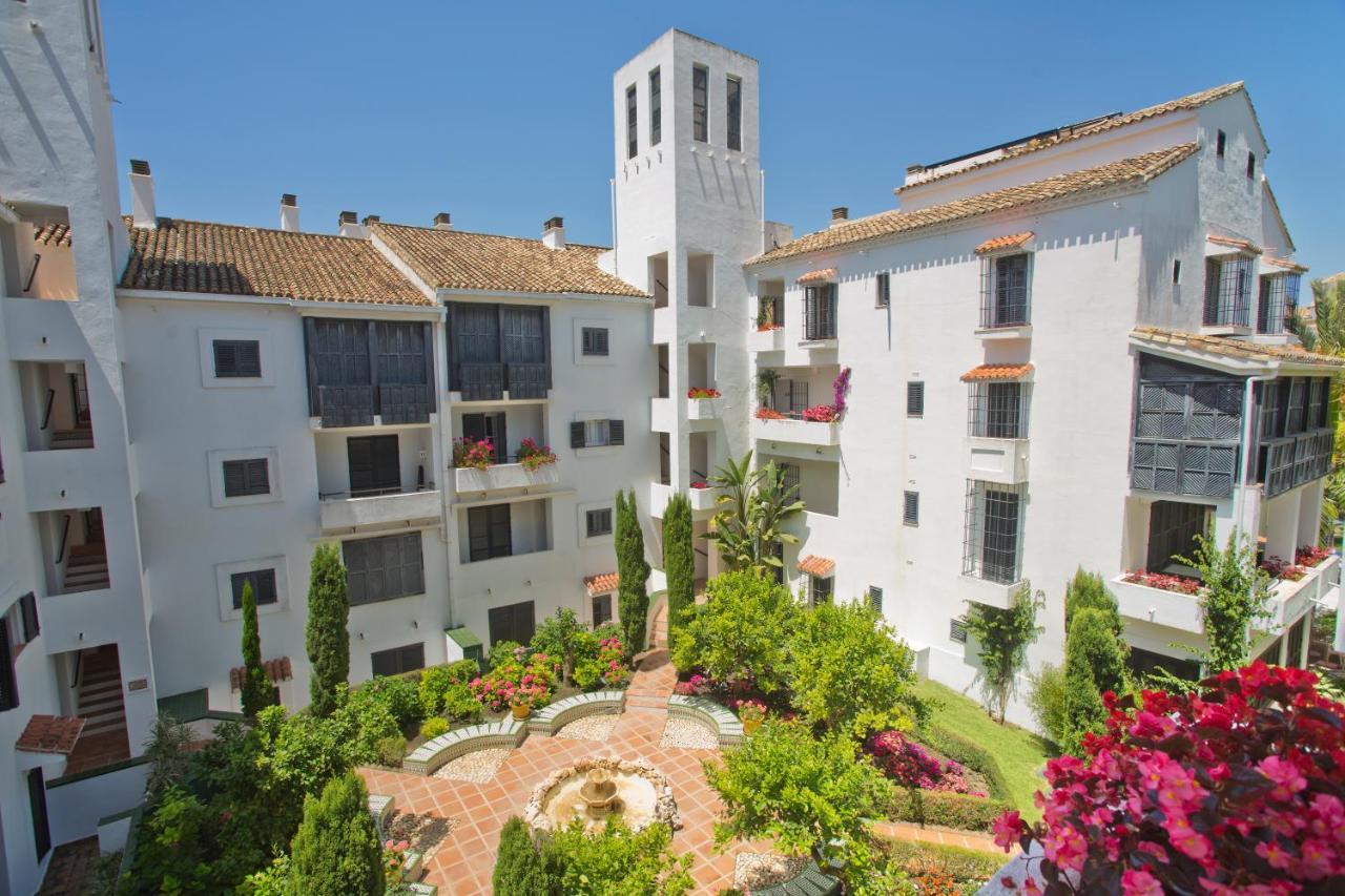 Beachfront Luxury Complex With Tropical Gardens & Pools Marbella Kültér fotó