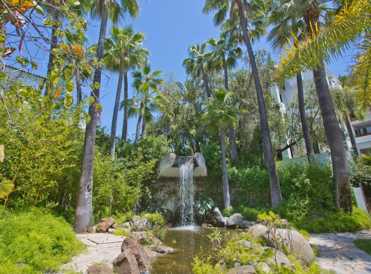 Beachfront Luxury Complex With Tropical Gardens & Pools Marbella Kültér fotó